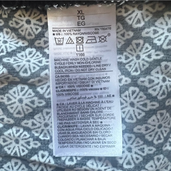 Old Navy Pattern Shorts - Picture 7 of 7